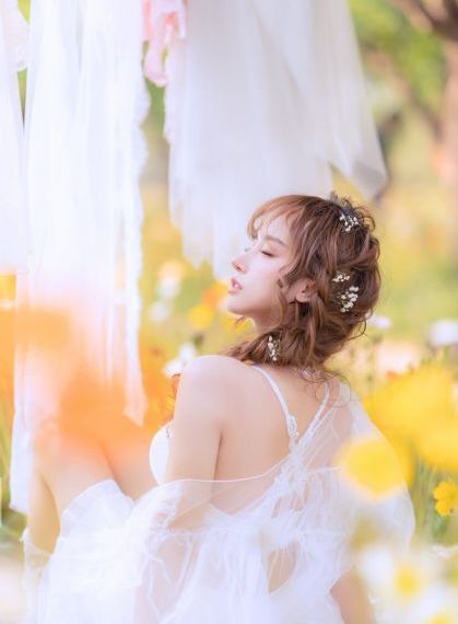 欧美黄色大片巨乳美女_蓝光在线视频播放