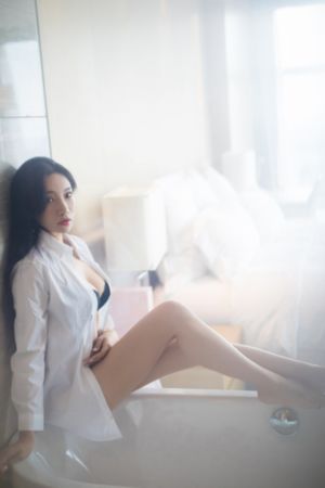 欧美模特照片大全图片_中英字幕1080