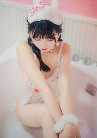 欧美女图马甲线_蓝光全集免费播放